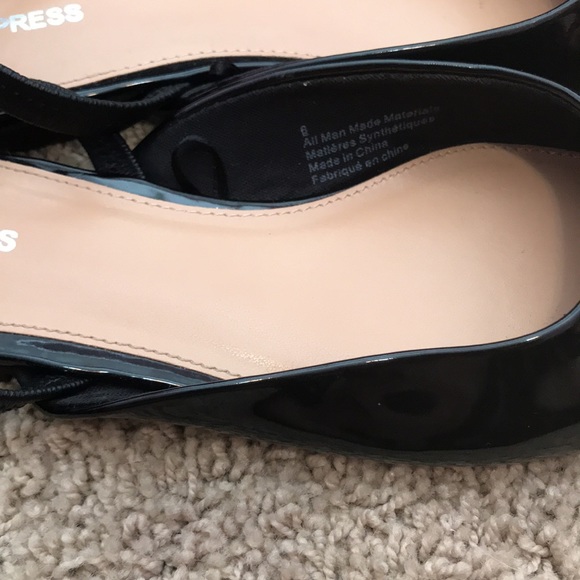Express Women’s Pointed Toe Flats - Picture 4 of 5